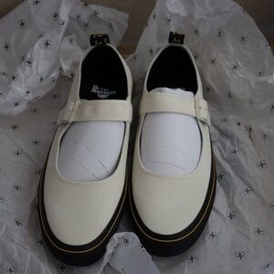 NWT Dr. Martens Florentia in Bone Size 11